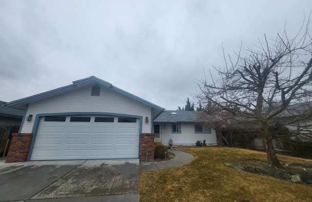 Large 4 bedroom house! 1551 Rolling Hills in Carson City photos photos