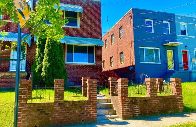 Renovated Bright and Spacious 3 Bedroom 1.5 Bathroom - 813 Jefferson Street Northeast, Washington, DC 20011