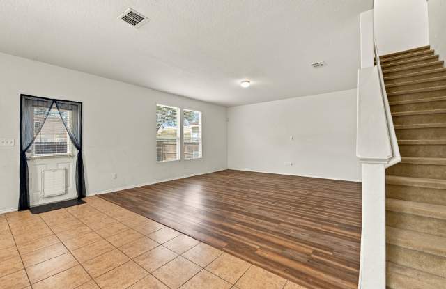 8955 Oakwood Park Gallery 2