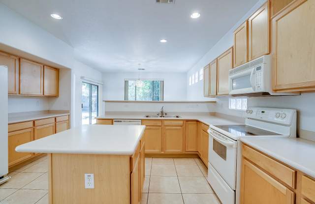 2051 W Ironwood Dr Gallery 3