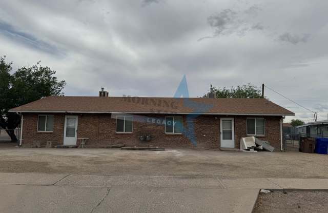 Cute 2-Bedroom Duplex photos photos