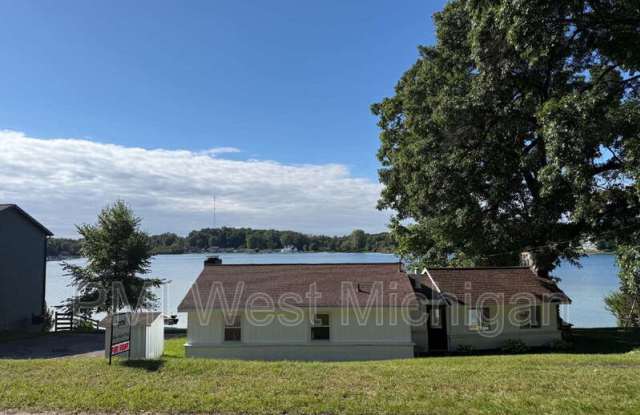 12495 Oakwood Shores Street Gallery 1