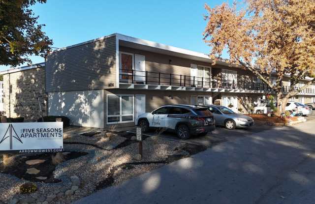 1414 Oakland Rd NE-10 - 1414 Oakland Road Northeast, Cedar Rapids, IA 52402