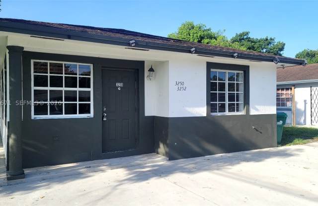 3250 NW 94 ST photos photos