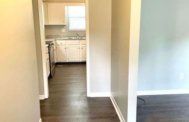 Gorgeous 3 bedroom 2.5 bath home in Farragut school district Gallery 3
