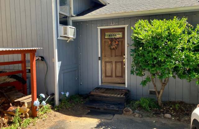 Charming 2BR House in Tuolumne photos photos