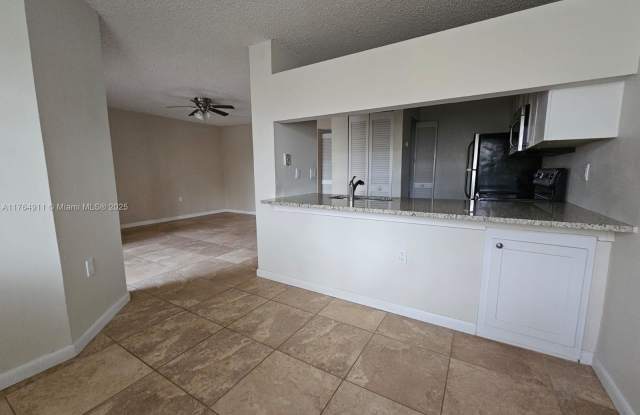 22203 Glenmoor Dr Gallery 4