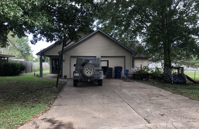 3700 W 24th Terrace - 3700 24th Terrace, Lawrence, KS 66047