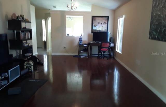 4305 IVEYGLEN AVENUE Gallery 2
