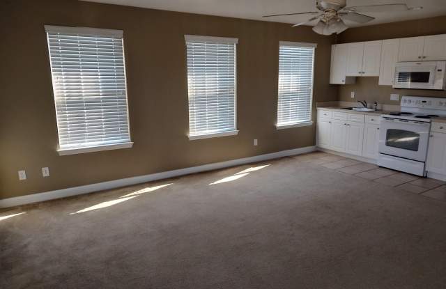3324-1 Calumet Drive Gallery 3