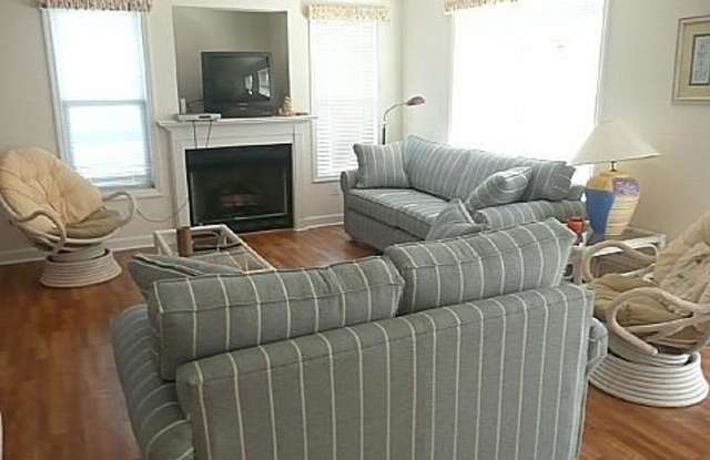 5706 Beachview Lane Gallery 2