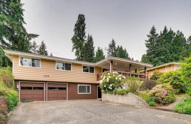 13715 NE 70th Pl - 13715 Northeast 70th Place, Redmond, WA 98052