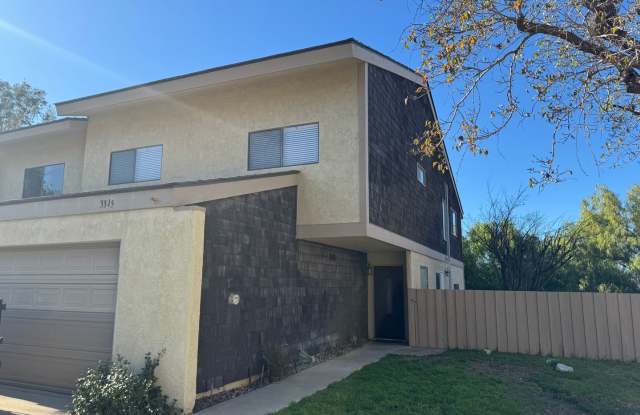 Light-Filled Living on a Peaceful Cul-De-Sac photos photos Light-Filled Living on a Peaceful Cul-De-Sac photos photos