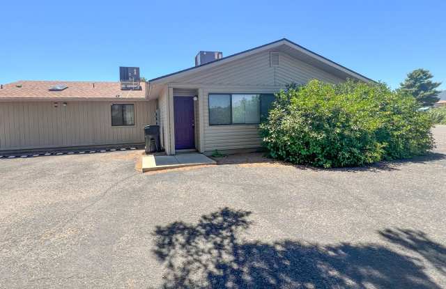 TRIPLEX APARTMENT- COTTONWOOD - VERDE VILLAGE Gallery 1