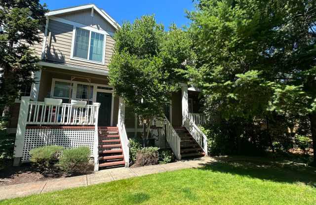 Stunning End-Unit Townhouse 3 bed, 2.5 bath, LVP floors, Peaceful **NIKE photos photos