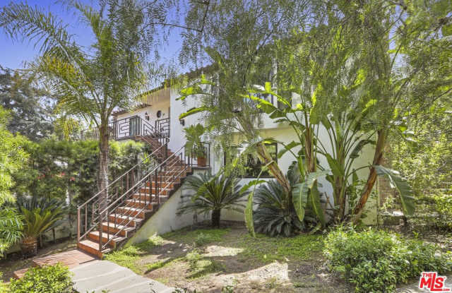 2145 HOLLYRIDGE Loop Gallery 3
