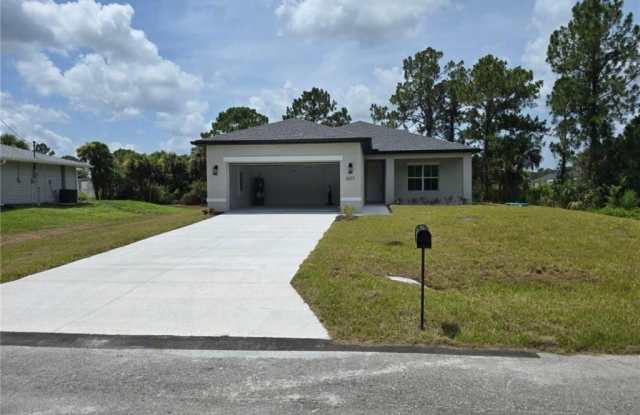 3207 68th Street W photos photos
