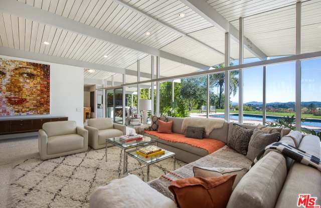 4552 MARTSON Drive - 4552 N Martson Dr, Los Angeles, CA 91316
