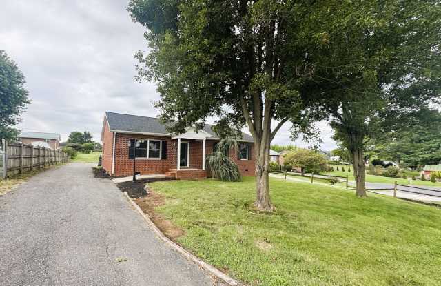 Detached ranch style home in Broadway, VA Gallery 1
