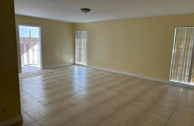 7013 NW 63RD Court Gallery 4