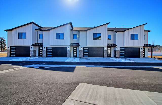 681 28 Road Unit #2 - 1 photos photos