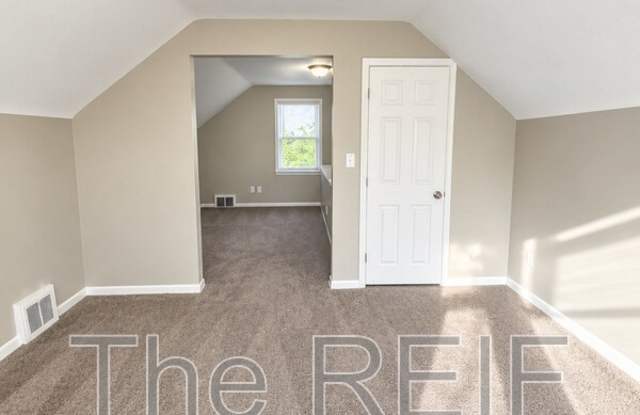 17712 Lenore Avenue Gallery 4