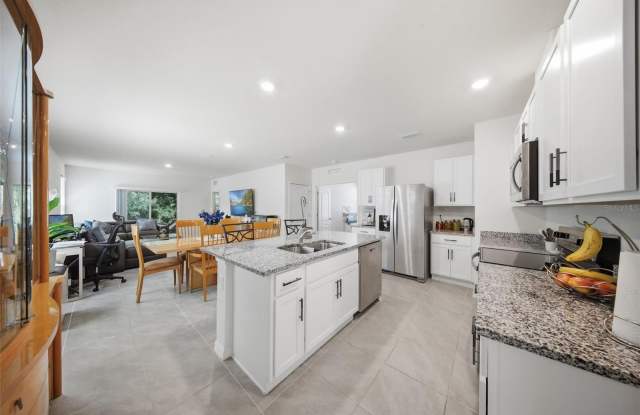 479 PELHAM PARK Drive Gallery 3