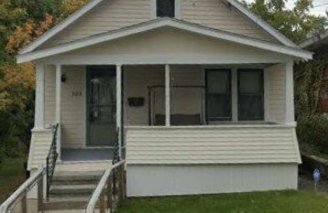 1125 Raymond Street photos photos
