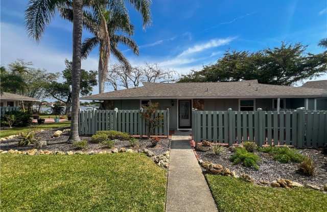 4305 Island Circle Gallery 1