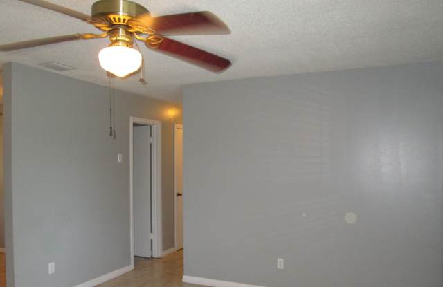3 bedroom 1.5 bath Single Family home in Apopka Gallery 4