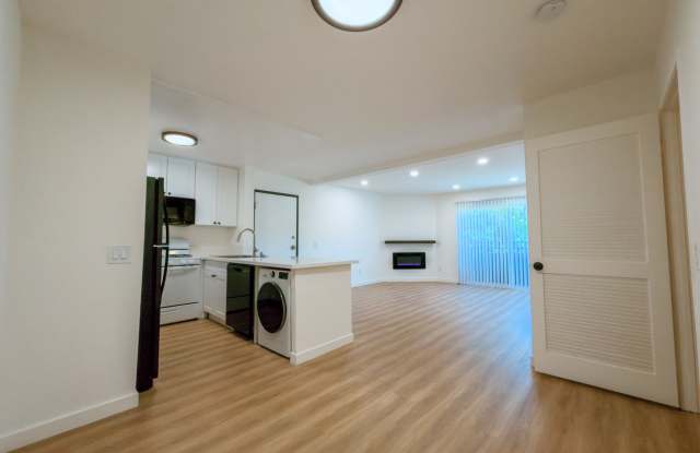 4550 Laurel Canyon Boulevard photos photos