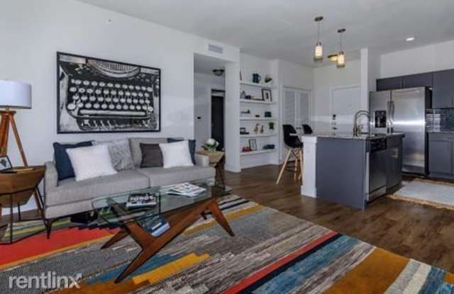 4710 E Riverside Dr Gallery 2