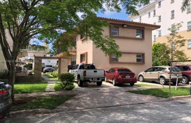 110 Zamora Ave photos photos