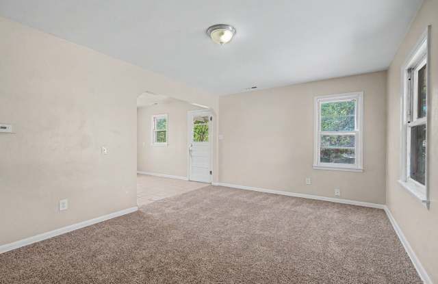 1121 Cooper Ave. - 201 Gallery 4
