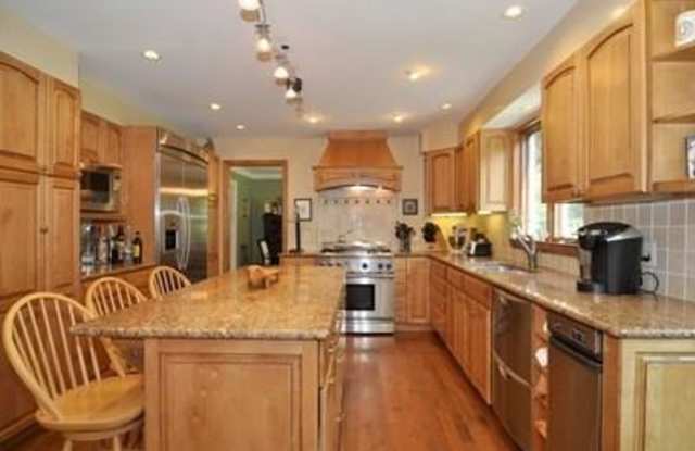 710 West Reach Drive Gallery 3
