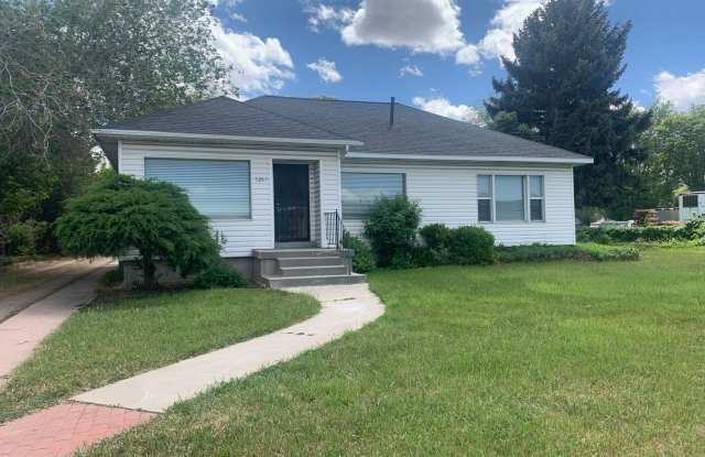 Three Bedroom Home; 1,800 sq ft, 2 car Garage photos photos