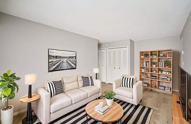 Cambridge on Ford photos photos