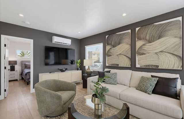 Spacious Furnished 2BR | Central San Diego | 30+ Day Stays Gallery 1