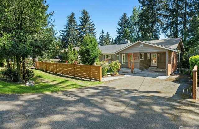 Spacious Richmond Highlands Retreat with Modern Updates & Flexible Living photos photos