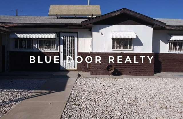 1325 San Clemente Ave NW - 1325 San Clemente Avenue Northwest, Albuquerque, NM 87107