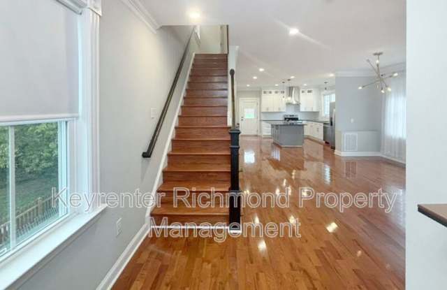 4901 Goddin Circle Gallery 2