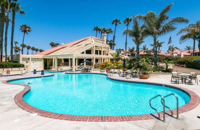 Oxnard | The Colony | 2 Bed + 2 Bath Condo | Gated Community | Martinique Ln - 2230 Martinique Lane, Oxnard, CA 93035