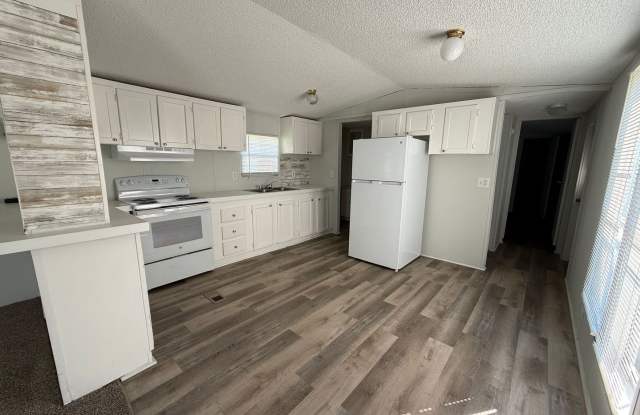 3 Bedroom, 2 Bath Mobile Home Gallery 4