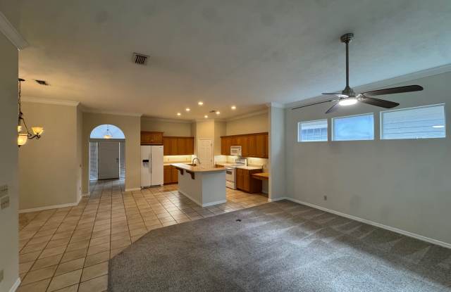 4404 Southwest 91st Drive Gallery 3
