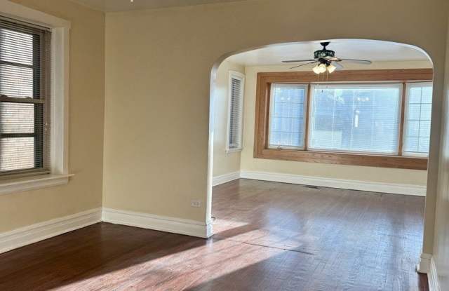 6143 S Major Avenue Gallery 4