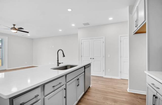 Charming Home in the Heart of Summerville! photos photos