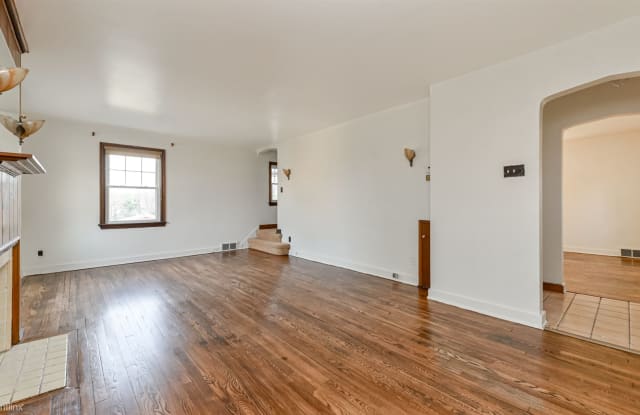 1321 Brinton Rd - 1321 Brinton Road, Forest Hills, PA 15221