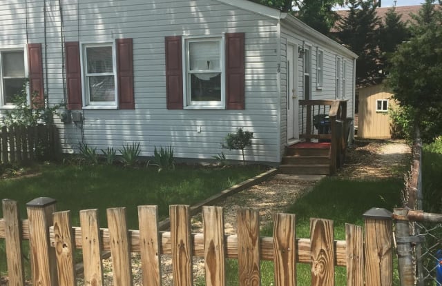 36 E REED AVENUE - 36 East Reed Avenue, Alexandria, VA 22305