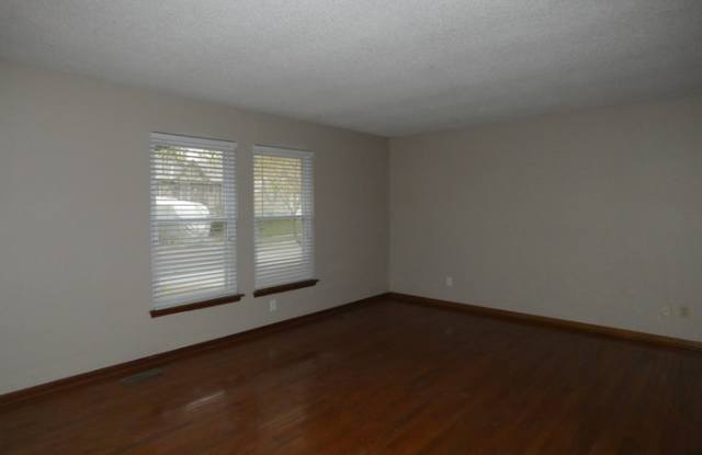 8116 North Serene Avenue Gallery 3