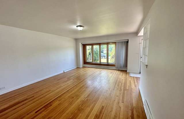 5452 Brummel Street Gallery 2